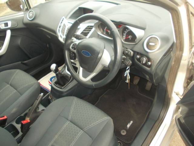 2012 Ford Fiesta 1.25 Zetec 5dr [82]