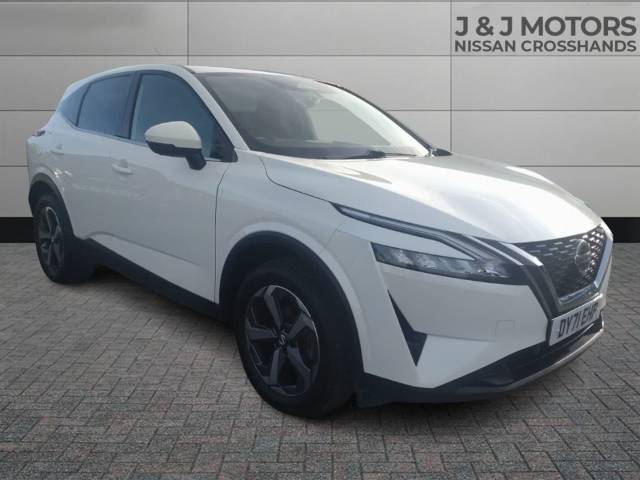 Nissan Qashqai 1.3 DiG-T MH N-Connecta 5dr Hatchback Petrol White