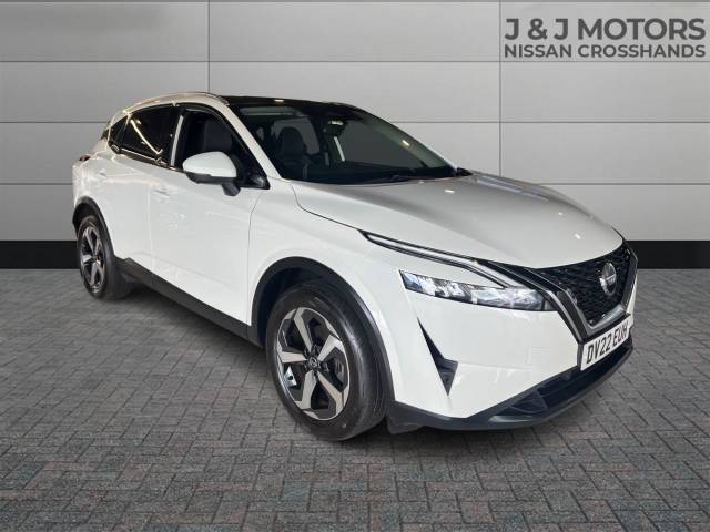 Nissan Qashqai 1.3 DiG-T MH N-Connecta 5dr Hatchback Petrol White