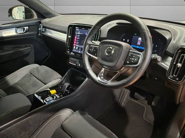 2025 Volvo XC40 2.0 B4P Plus Black Edition 5dr Auto