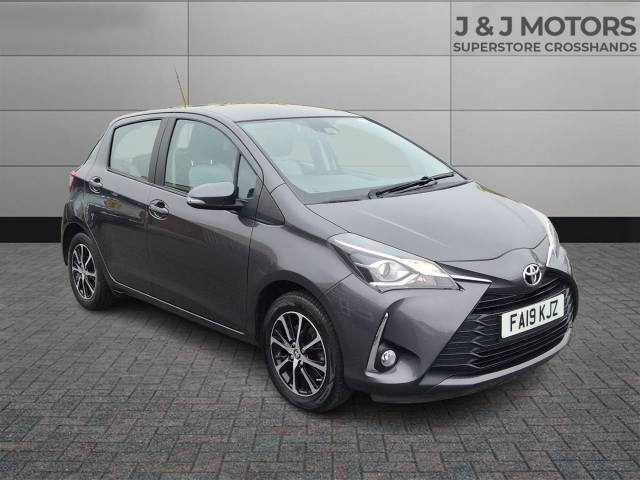 Toyota Yaris 1.5 VVT-i Icon Tech 5dr Hatchback Petrol Grey