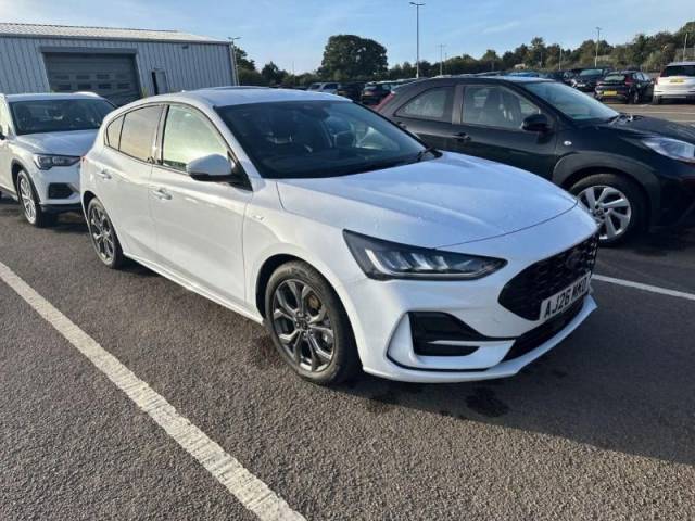 Ford Focus 1.0 EcoBoost Hybrid mHEV 155 ST-Line 5dr Auto Hatchback Petrol White
